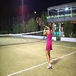 Elena 4*