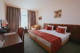 Здравен курорт Elena 4*